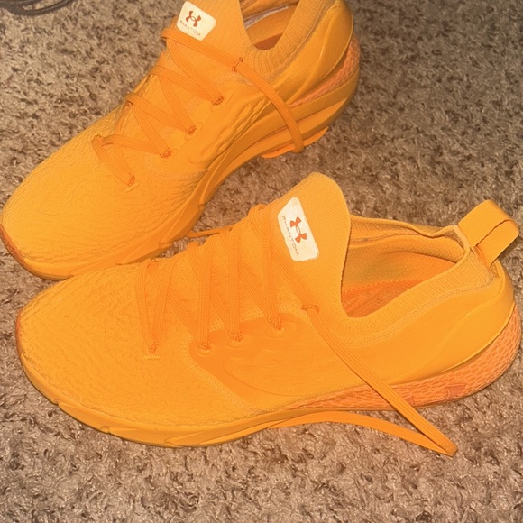 under armor phantom 2